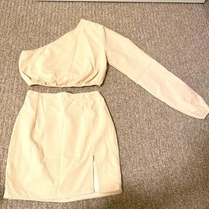 Stone Textured Woven Split leg mini skirt and matching cropped one sleeve top